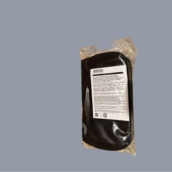 GWP Gucci Black Velvet Crossbody Bag with Gold Chain - Picture 5 of 9